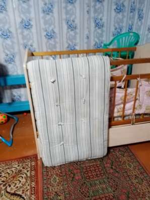 Продам детскую кроватку