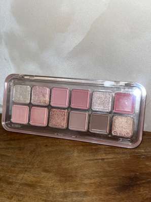 Палетка теней для век. CLIO pro eye palette air