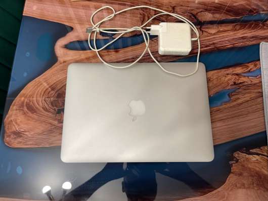Apple MacBook 13 (2014, Retina)