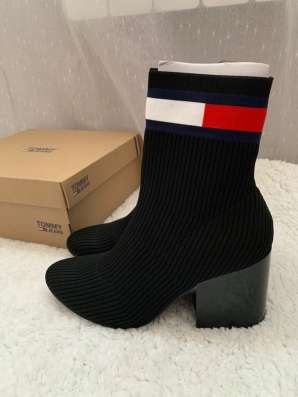 Продам ботинки женские