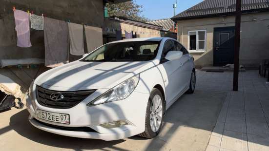Hyundai Sonata 2010 года белая