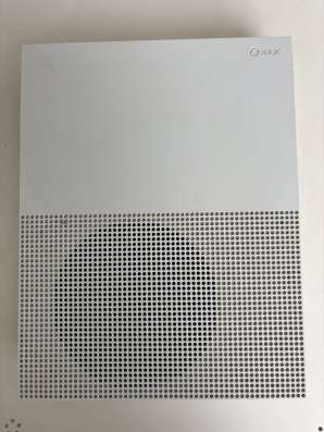 Xbox One s-в отличном состоянии