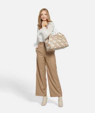 Сумка + косметичка GUESS в Калининграде
