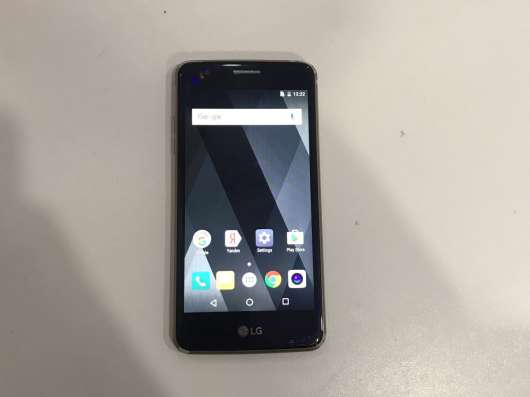 Телефон LG