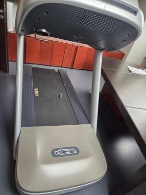 Беговая дорожка Technogym в Москве фото 6