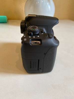 Зеркальный фотоаппарат Canon EOS 700D Kit в Москве фото 5