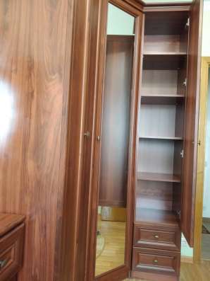 Угловой шкаф, комод, зеркало в Красногорске