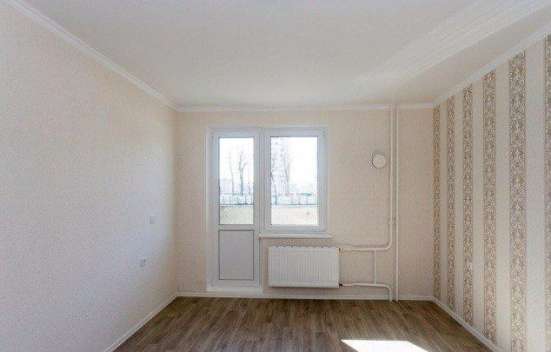 Продам трехкомнатную квартиру в Краснодар.Жилая площадь 81  кв.м.Этаж 12.