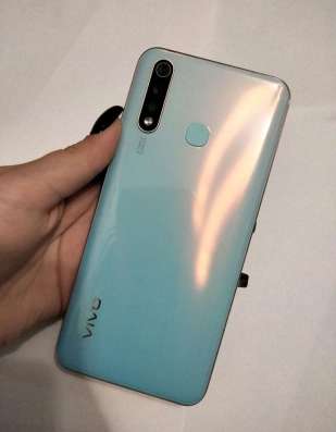 Телефон vivo Y19