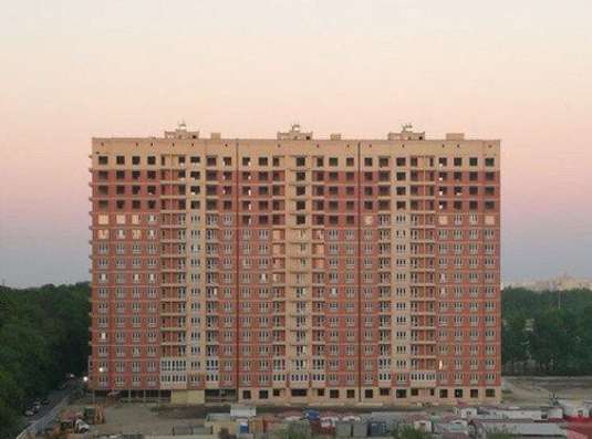Продам однокомнатную квартиру в Краснодар.Жилая площадь 35  кв.м.Этаж 15.Дом монолитный.