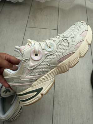 Продам кроссовки Adidas
