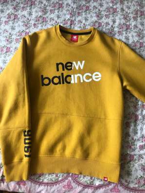Толстовка New Balance Sample