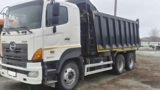Самосвал Hino 700