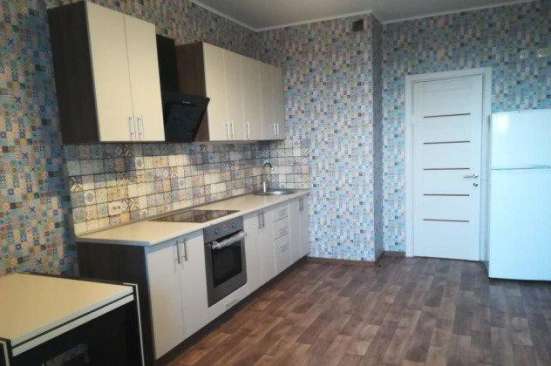 Продам однокомнатную квартиру в Краснодар.Жилая площадь 39  кв.м.Этаж 3.Дом кирпичный.