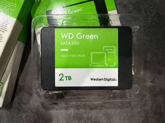 SSD 2TB WD Green новые в количестве