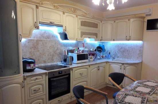 Продам трехкомнатную квартиру в Краснодар.Жилая площадь 80  кв.м.Этаж 15.
