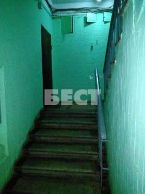 Продам четырехкомнатную квартиру в Москве. Жилая площадь 97 кв.м. Этаж 1. Дом кирпичный.