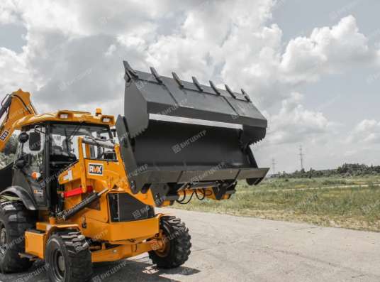 Экскаватор-погрузчик Runmax SE440