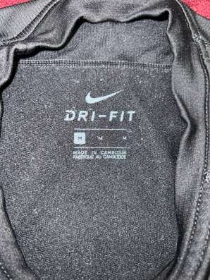 Спортивный лонгслив Nike Dri-FIT (размер M) в Москве фото 3