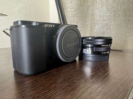 Продаю камеру Sony zv-e10