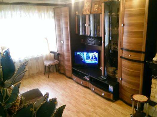 Продам однокомнатную квартиру в г.Чехов. Жилая площадь 33 кв.м. Этаж 1. Дом кирпичный.