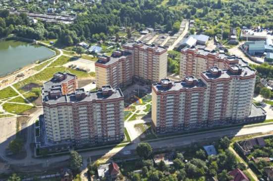 Продам однокомнатную квартиру в Серпухове. Жилая площадь 48,30 кв.м. Этаж 2. Дом монолитный.