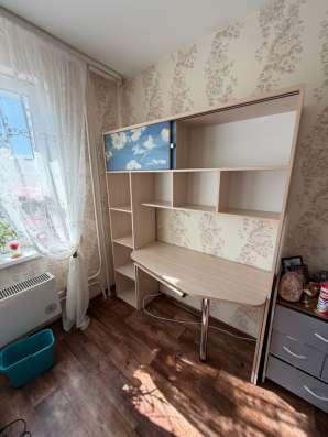 Продаю компьютерный стол.