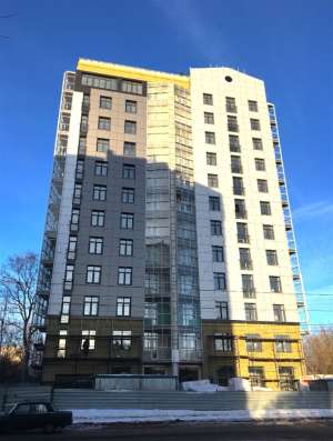 Продам трехкомнатную квартиру в Тверь.Жилая площадь 96,72  кв.м.Дом кирпичный.Есть Балкон.