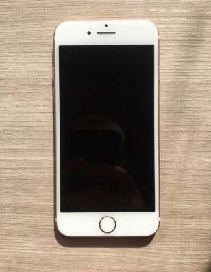Продам IPhone 7