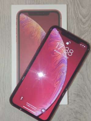 IPhone XR красного цвета на 64 гб