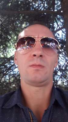 Юрий, 40 лет, хочет познакомиться