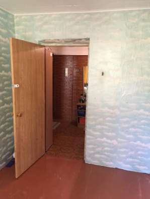 Продам двухкомнатную квартиру в г.Дзержинский. Жилая площадь 40 кв.м. Этаж 1. Дом кирпичный.