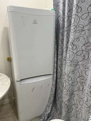 Холодильник indesit