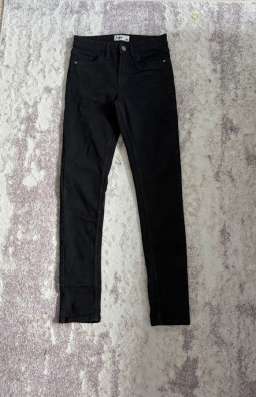 Джинсы slim fit