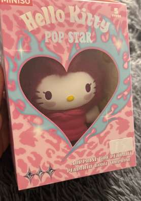 Hello Kitty Pop star чижик в Москве