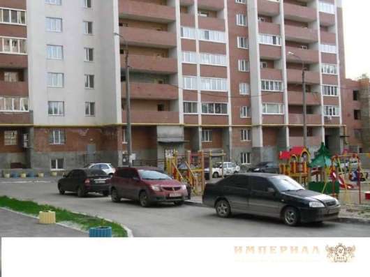 Продам однокомнатную квартиру в г.Самара.Жилая площадь 53,30  кв.м.Этаж 3.Дом монолитный.