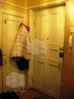 Продам двухкомнатную квартиру в Видное. Жилая площадь 58 кв.м. Этаж 2. Дом кирпичный.