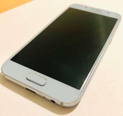 Samsung Galaxy A3 2017 года в Санкт-Петербурге