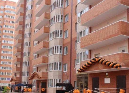 Продам двухкомнатную квартиру в Краснодар.Жилая площадь 64  кв.м.Этаж 12.Дом кирпичный.