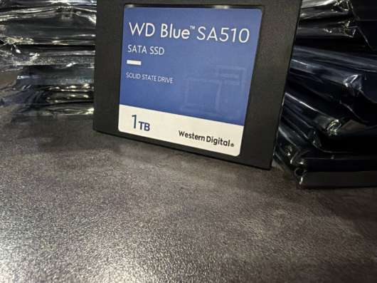 SSD 1TB WD Blue SA510 новые в кол-ве