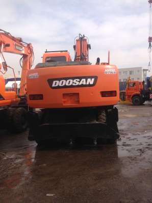 Экскаватор колесный DOOSAN в Химках