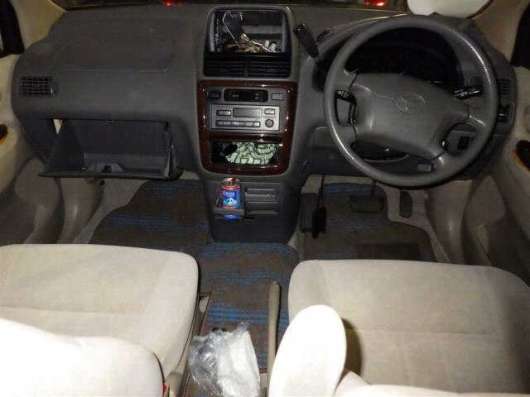 Toyota Ipsum в Владивостоке фото 4