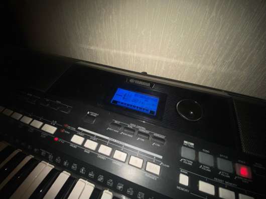 Синтезатор Yamaha psr433 в Новосибирске