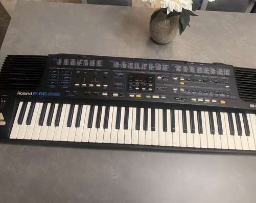 Синтезатор Roland E-66 в Калининграде