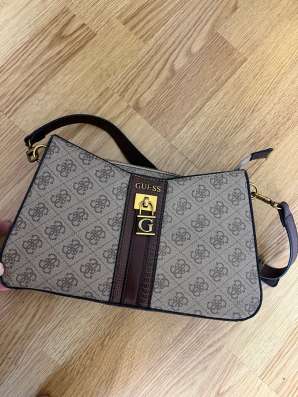 Сумка Guess