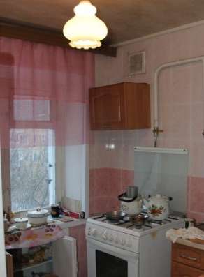 Продам однокомнатную квартиру в Подольске. Жилая площадь 31 кв.м. Этаж 4. Дом кирпичный.