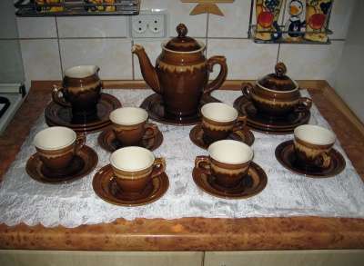 Продается сервиз чайно-кофейный
