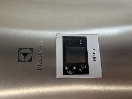 Продам холодильник электролюкс(Electrolux) в Москве