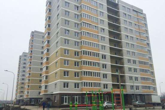 Продам однокомнатную квартиру в Краснодар.Жилая площадь 38  кв.м.Этаж 3.Дом монолитный.