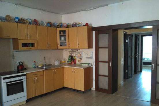 Продам трехкомнатную квартиру в Краснодар.Жилая площадь 92,80  кв.м.Этаж 3.Дом кирпичный.